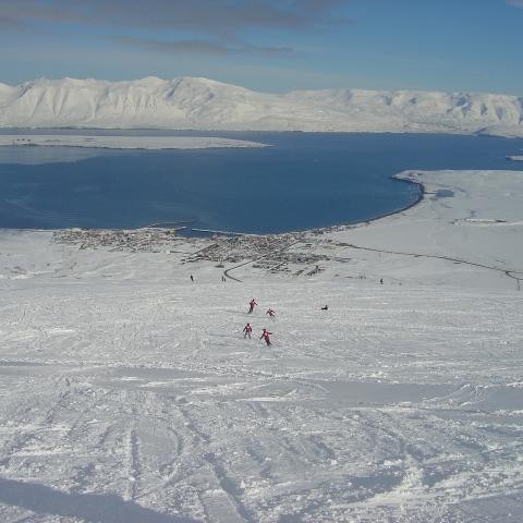 Og svo var brunað af stað niður ........