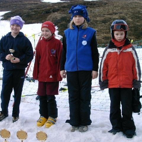 Jónsmót 2004 - Stórsvig 9 ára - Erla,Helga,Jóna,Matthildur