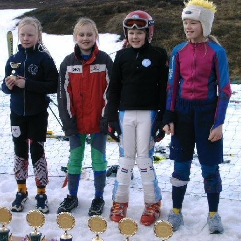 Jónsmót 2004 - Stórsvig 10 ára - María,Karen Birna,María Bjarna,Karen