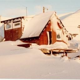 Efra húsið eftir átakanótt