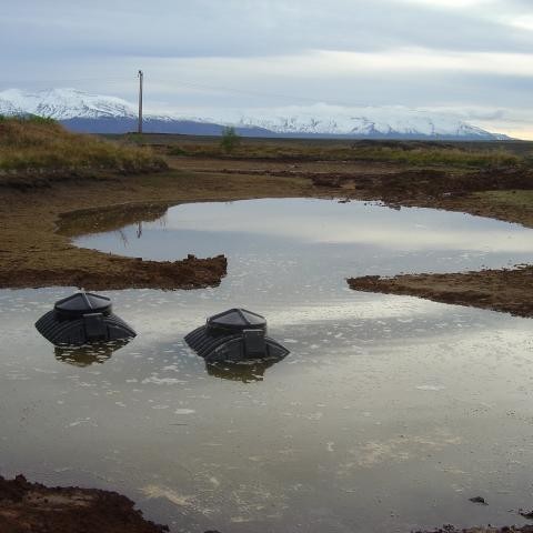 Brunnarnir að fara í kaf.