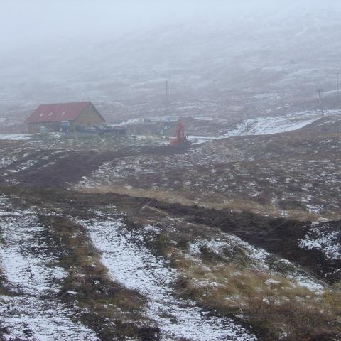 Í gær sunnudag var gengið frá þeim hluta af skurðinum sem var klár.