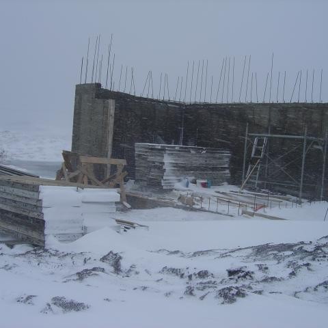 Í morgun var slegið frá en þegar því var lokið var komin blindbilur og því ákveðið að hætta í dag.