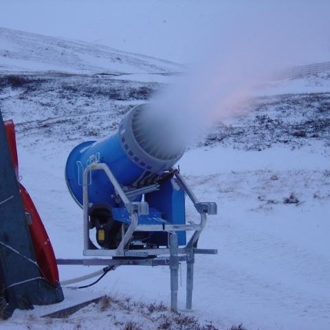 Fyrsti framleiddi snjórinn að veruleika.