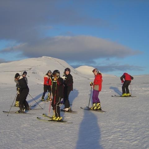 Allt klárt fyrir síðustu brekkunna, Kaldbakur blasir við.